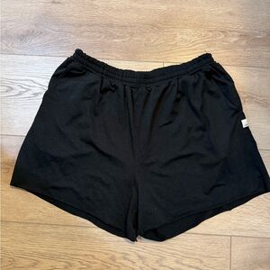 Vuori Black Women's Shorts with Pockets Size Large